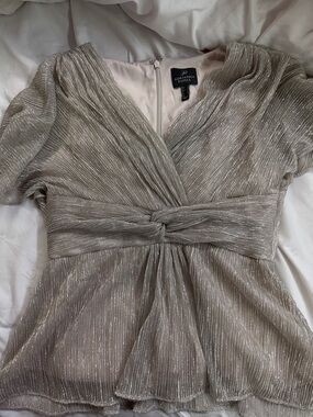 Adrianna Papell Silver Metallic Knot-Front Peplum Top